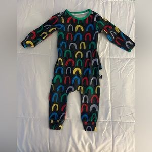 Rags to raches peekabooty romper